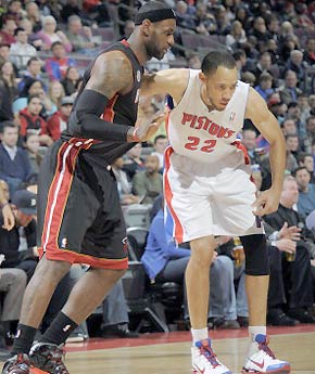 随阿根廷队在西班牙公开训练，梅西：感谢今天到场的所有人